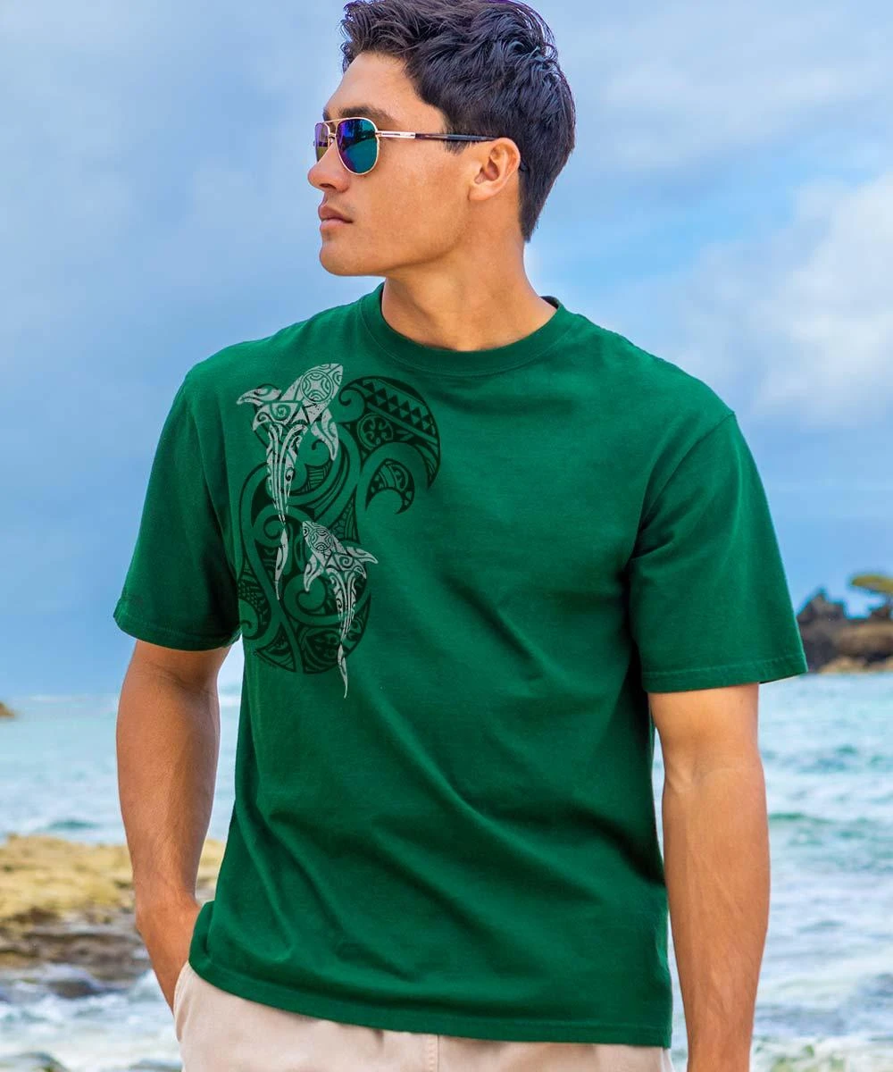 Mano A Mano Ekolu Vertical - Forest Green Short Sleeve Crewneck T-Shirt 1 Mano A Mano Ekolu Vertical - Forest Green Short Sleeve Crewneck T-Shirt